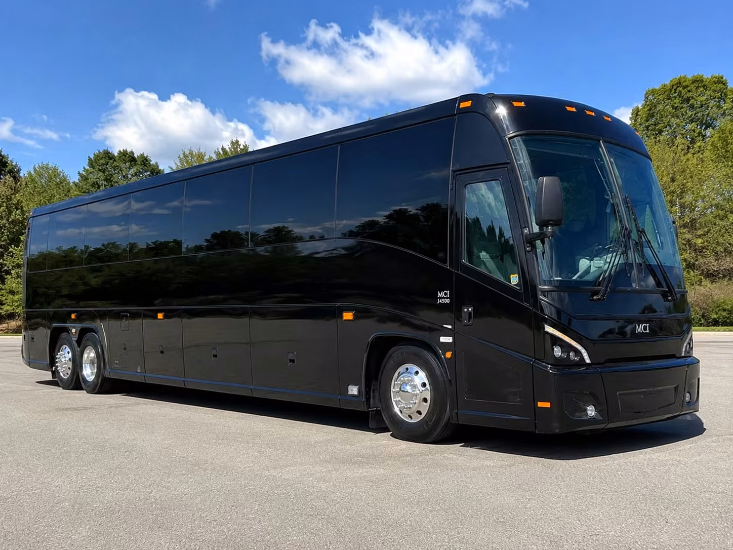 charter buses for st paul student groups visiting the science museum of minnesota