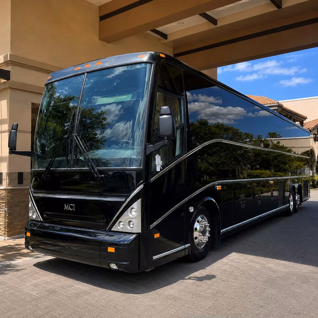 st paul wedding shuttle bus rentals that keep your big day on schedule